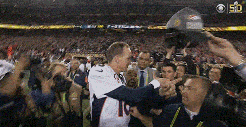 peyton-manning-kissing-papa-john